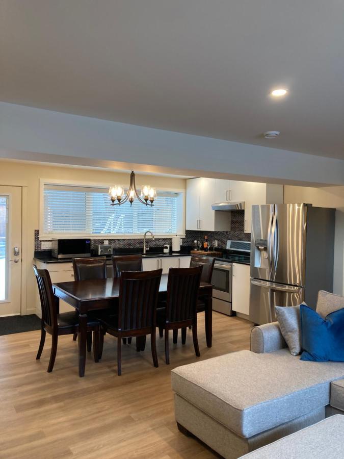 Bright Poolside Walkout Two Bedroom Basement Suite In The Okanagan Penticton Bagian luar foto