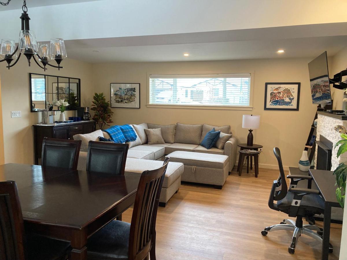 Bright Poolside Walkout Two Bedroom Basement Suite In The Okanagan Penticton Bagian luar foto